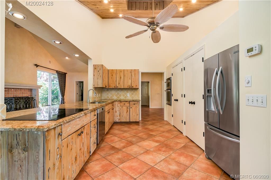 17 West High Point Road Stuart, FL 34996 - Photo 10 of 23
