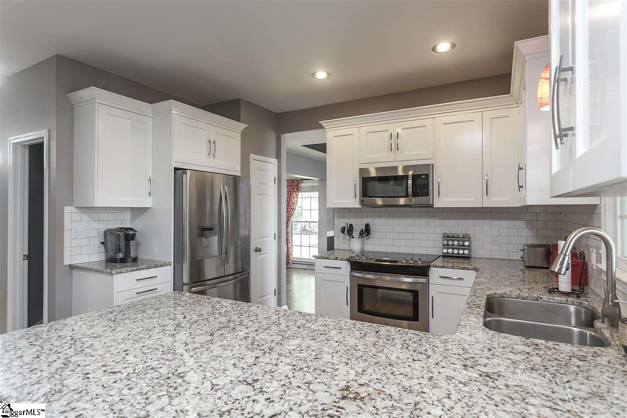 204 West Poplar Ridge Drive Duncan, SC 29334 - Photo 7 of 24