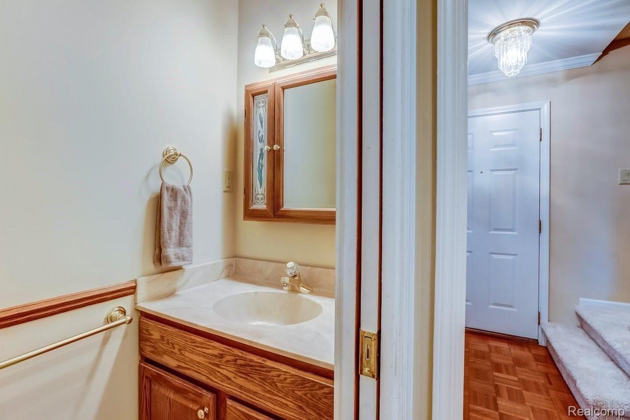 641 Reed Court Northville, MI 48167 - Photo 19 of 32 FIRST FLOOR LAV