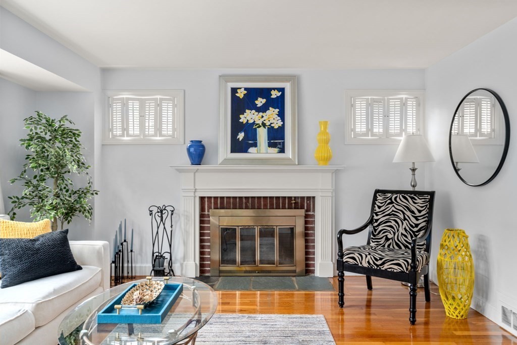 137 Ledgewood Road Dedham, MA 02026 - Photo 3 of 22 Gallery Image 3