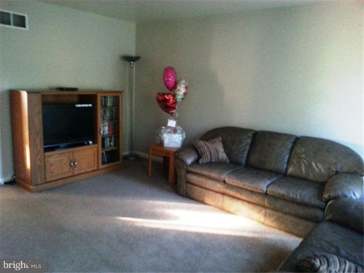 10 Gibraltar Road Reading, PA 19606 - Photo 4 of 25 Gallery Image 4