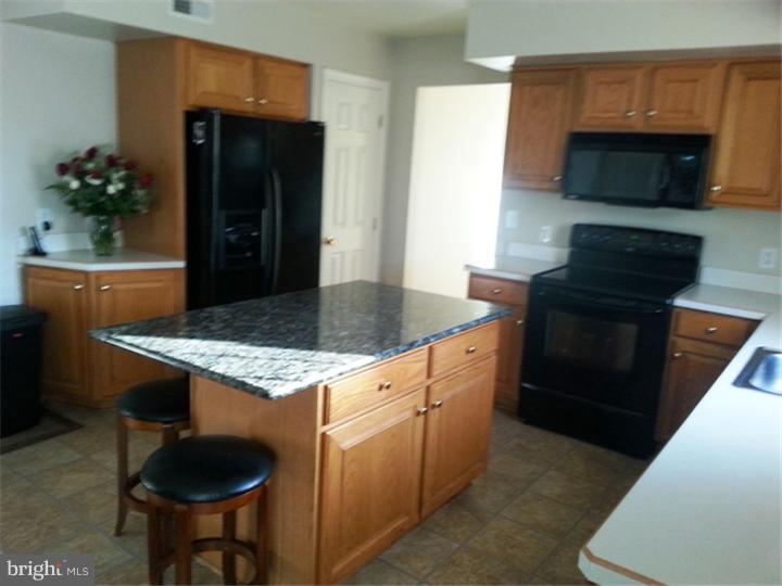 10 Gibraltar Road Reading, PA 19606 - Photo 5 of 25 Gallery Image 5