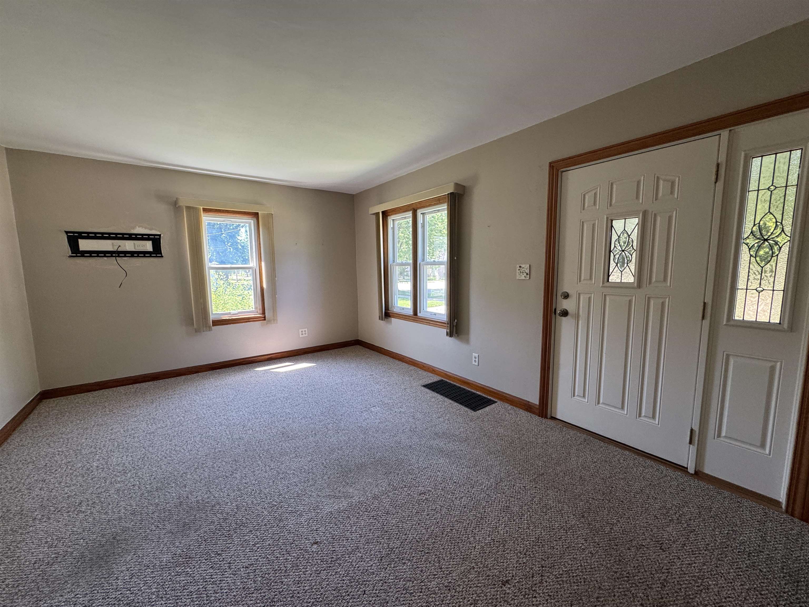 971 Metomen Street Ripon, WI 54971 - Photo 5 of 29