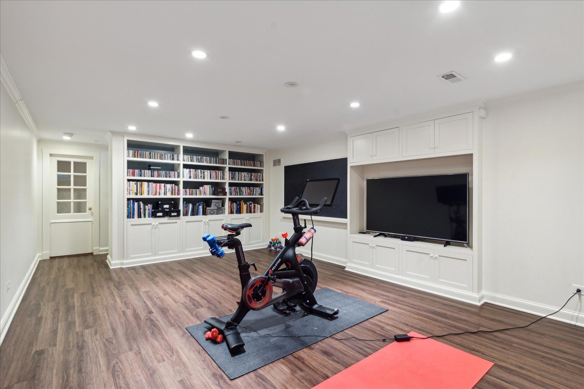 340 Crescent Drive Lake Bluff, IL 60044 - Photo 31 of 43