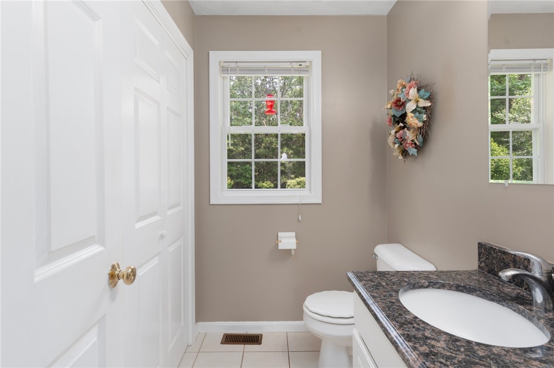 52 Ginger Trail Coventry, RI 02816 - Photo 13 of 30 Gallery Image 13