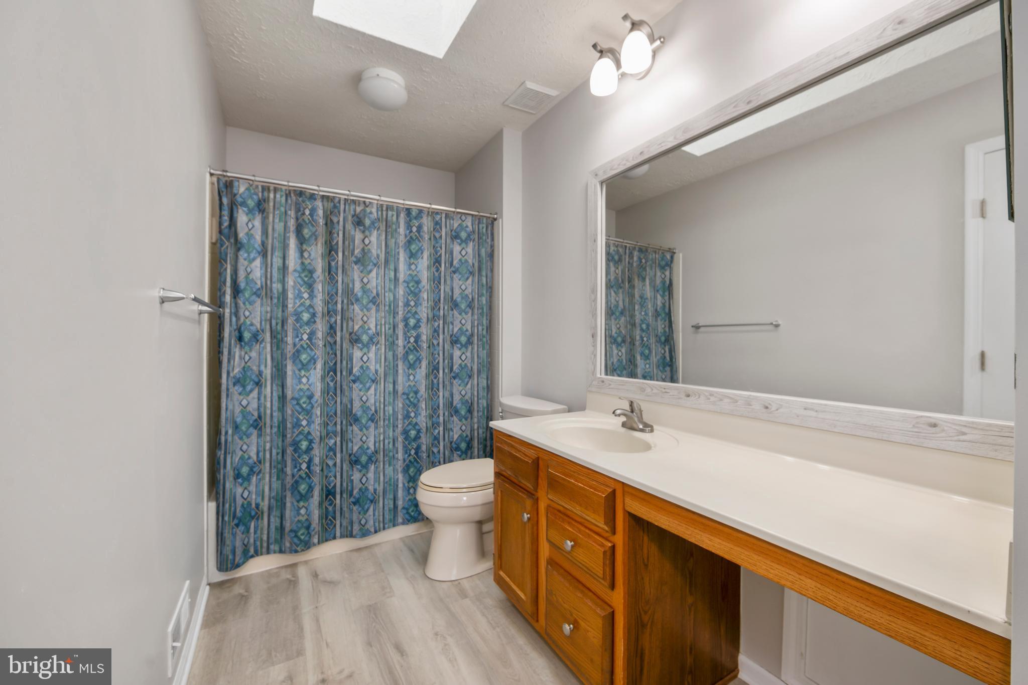 47 Red Bank Drive Sicklerville, NJ 08081 - Photo 35 of 45 2nd Full Bathroom