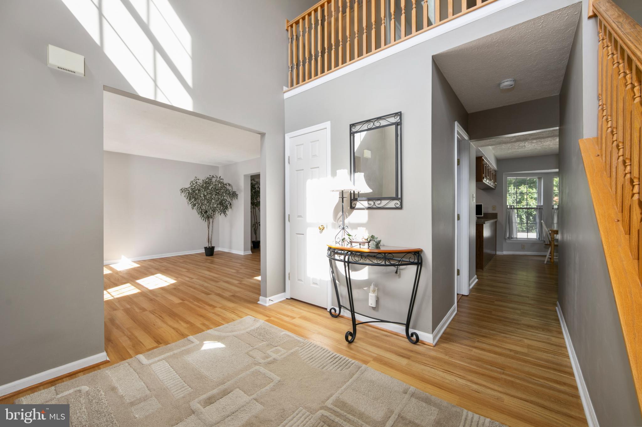 47 Red Bank Drive Sicklerville, NJ 08081 - Photo 5 of 45 Foyer