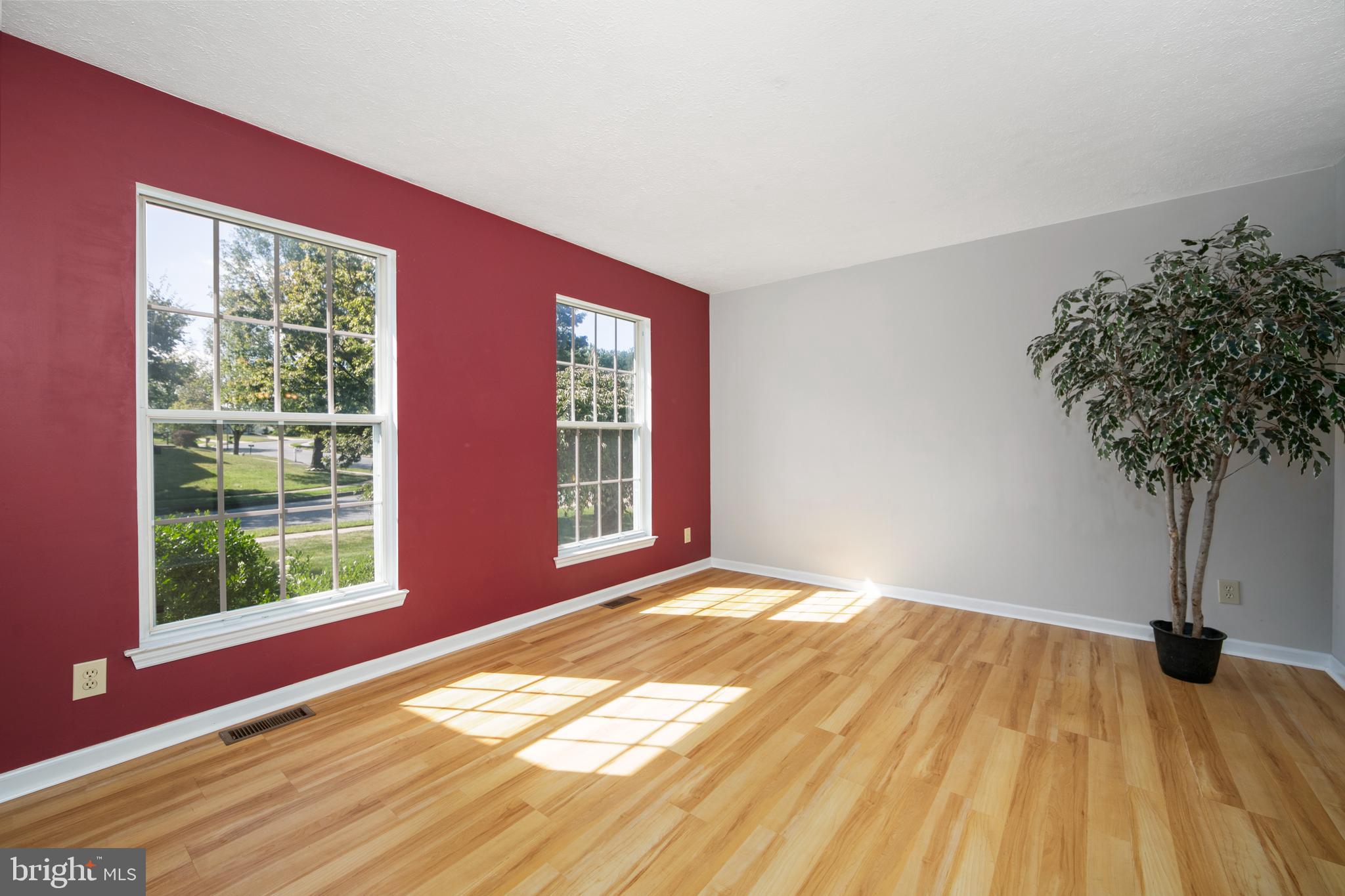 47 Red Bank Drive Sicklerville, NJ 08081 - Photo 6 of 45 Living Room