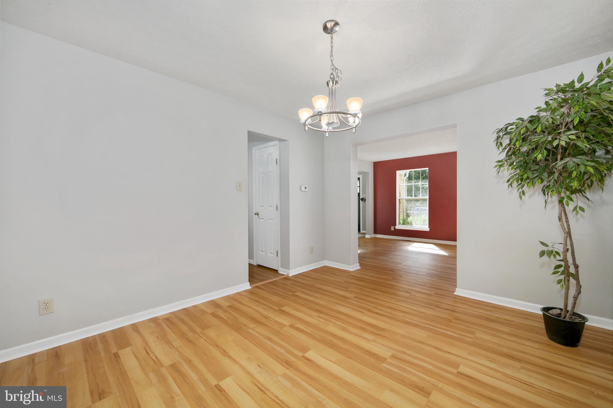 47 Red Bank Drive Sicklerville, NJ 08081 - Photo 10 of 45 Dining Room