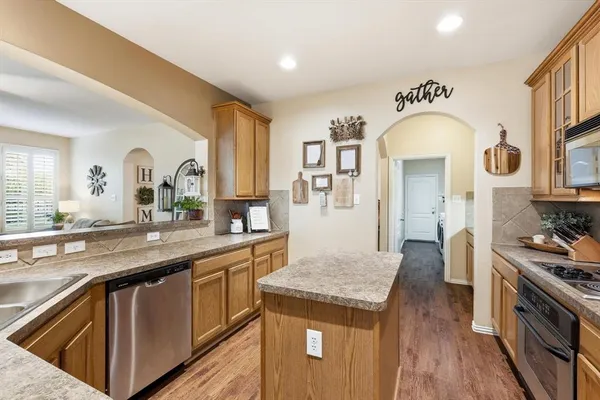 $475,000 | 377 Kirby Drive, Lantana, TX 76226