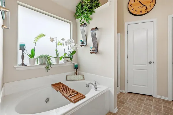 $475,000 | 377 Kirby Drive, Lantana, TX 76226