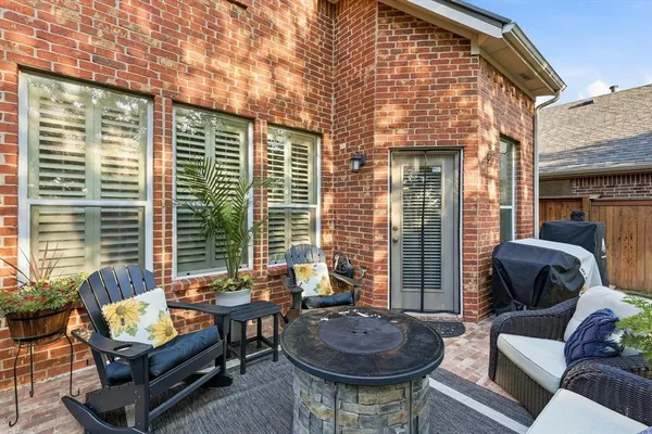 $475,000 | 377 Kirby Drive, Lantana, TX 76226