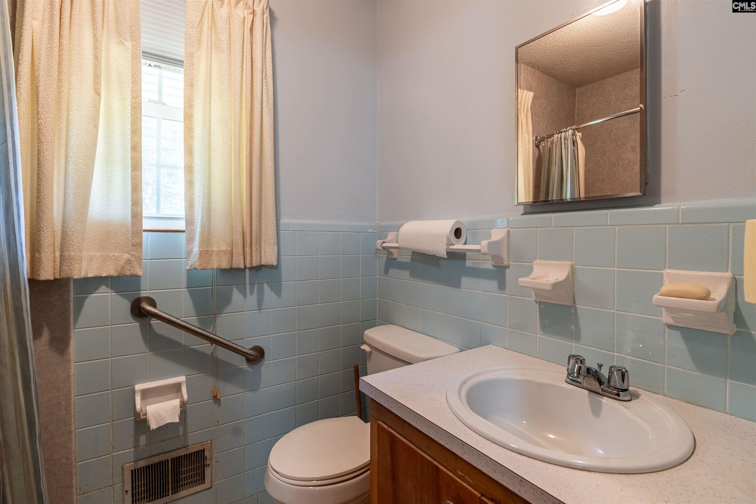 941 Old Charleston Road Pelion, SC 29123 - Photo 13 of 40