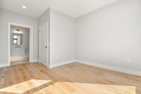 $4,500 | 191 Washington Street, Unit 710, Boston, MA 02135