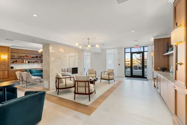 $4,500 | 191 Washington Street, Unit 710, Boston, MA 02135