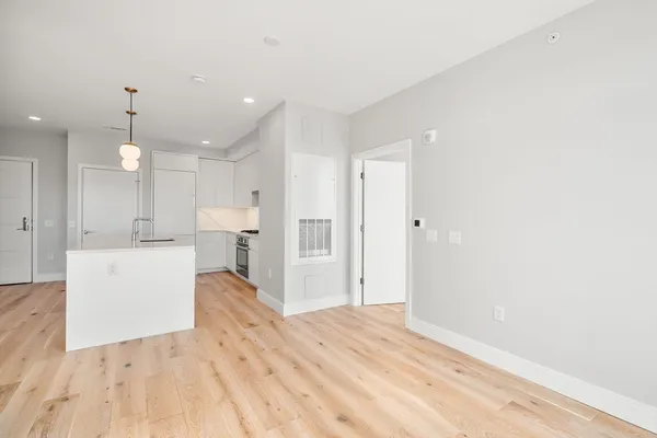 $4,500 | 191 Washington Street, Unit 710, Boston, MA 02135