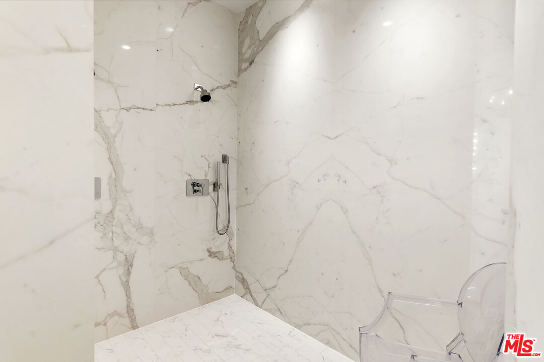 9422 Readcrest Drive Beverly Hills, CA 90210 - Photo 9 of 23