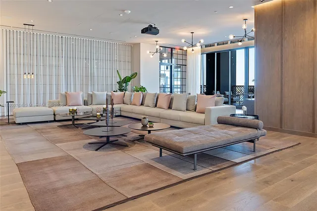 $5,500 | 601 Northeast 1st Avenue, Unit 4907, Miami, FL 33132