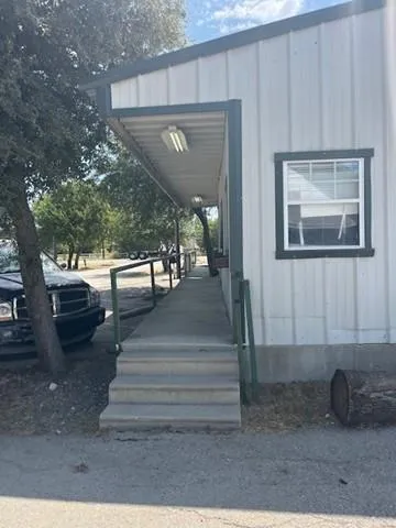 a view of entryway and hall