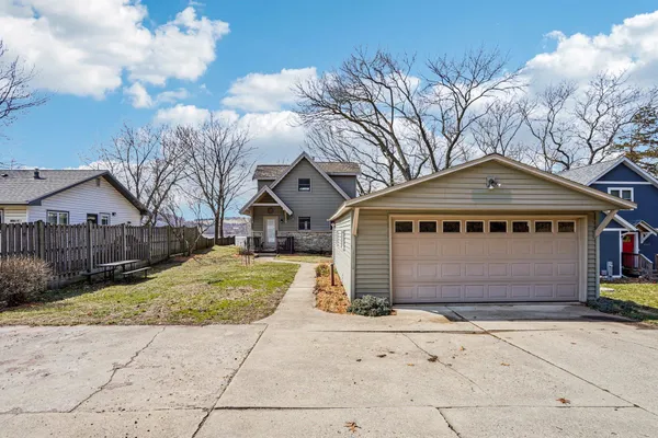 $825,000 | N3431 Tipperary Road, Poynette, WI 53955