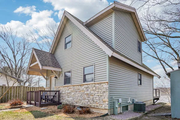 $825,000 | N3431 Tipperary Road, Poynette, WI 53955