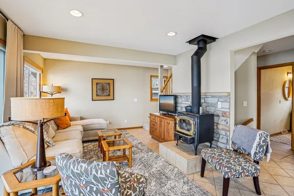 $825,000 | N3431 Tipperary Road, Poynette, WI 53955