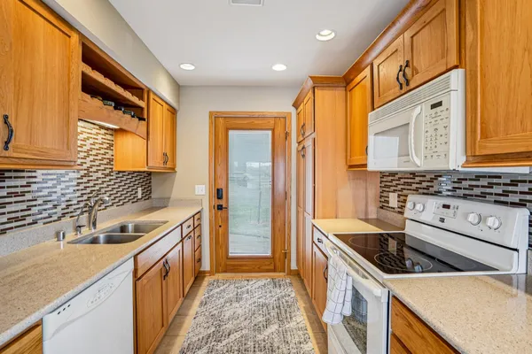 $825,000 | N3431 Tipperary Road, Poynette, WI 53955