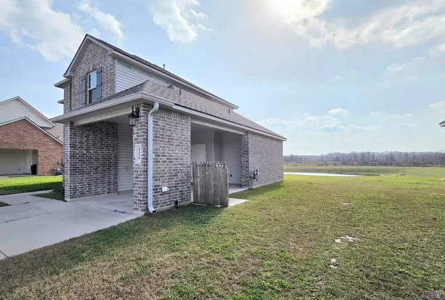 $2,100 | 5376 Windswept Lane, Zachary, LA 70791