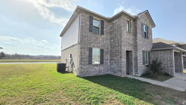 $2,100 | 5376 Windswept Lane, Zachary, LA 70791