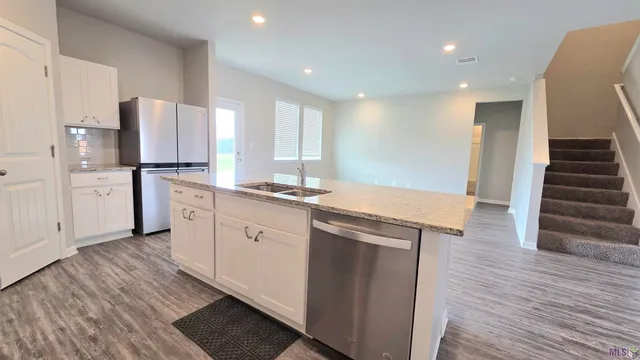 $2,100 | 5376 Windswept Lane, Zachary, LA 70791