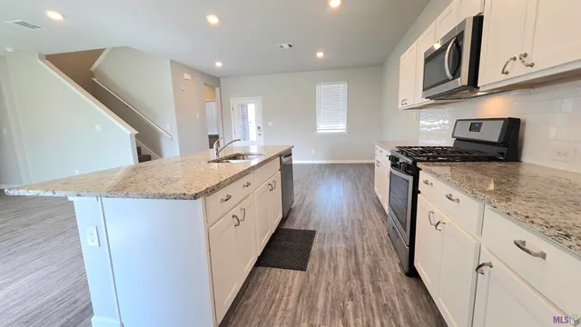 $2,100 | 5376 Windswept Lane, Zachary, LA 70791