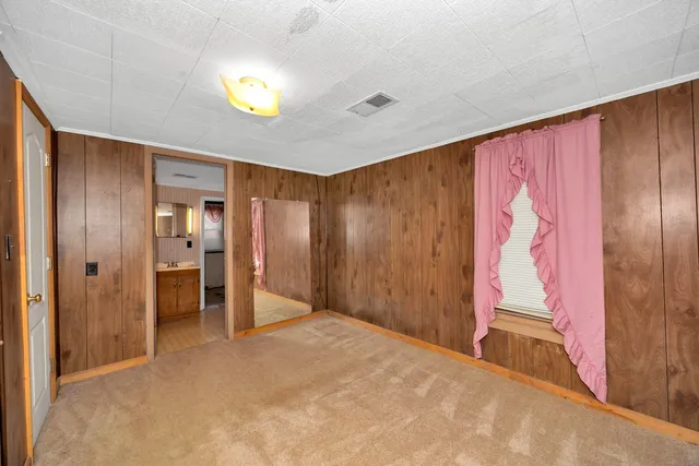 a view of utility room