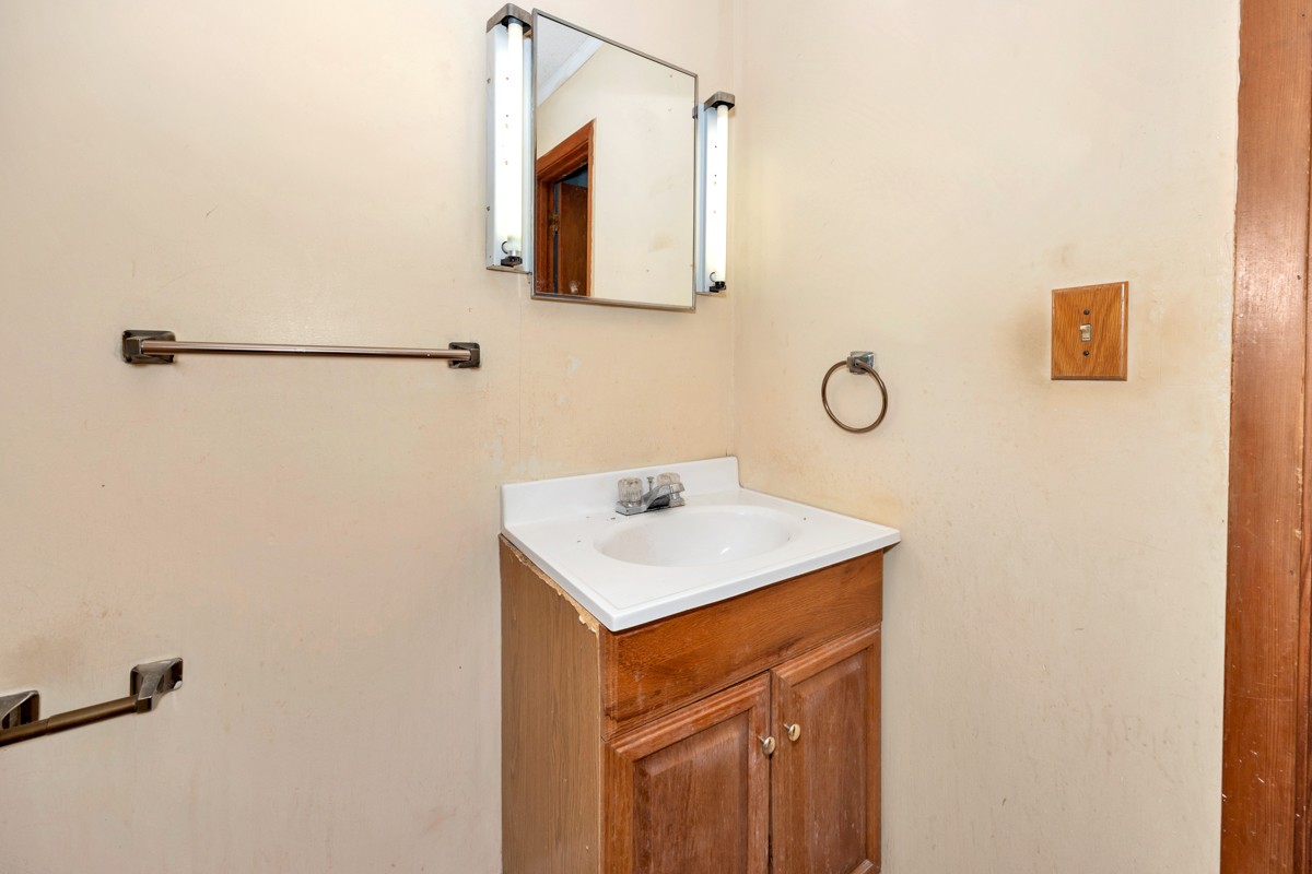 1121 Rolin Hollow Road Ardmore, TN 38449 - Photo 21 of 46 a utility room with a sink dryer and washer