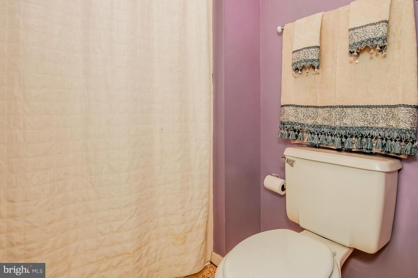 11573 Sullnick Way Gaithersburg, MD 20878 - Photo 18 of 23 Bath (Master)