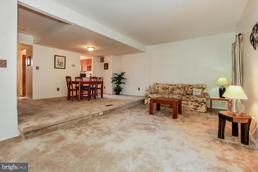 11573 Sullnick Way Gaithersburg, MD 20878 - Photo 5 of 23 Interior (General)