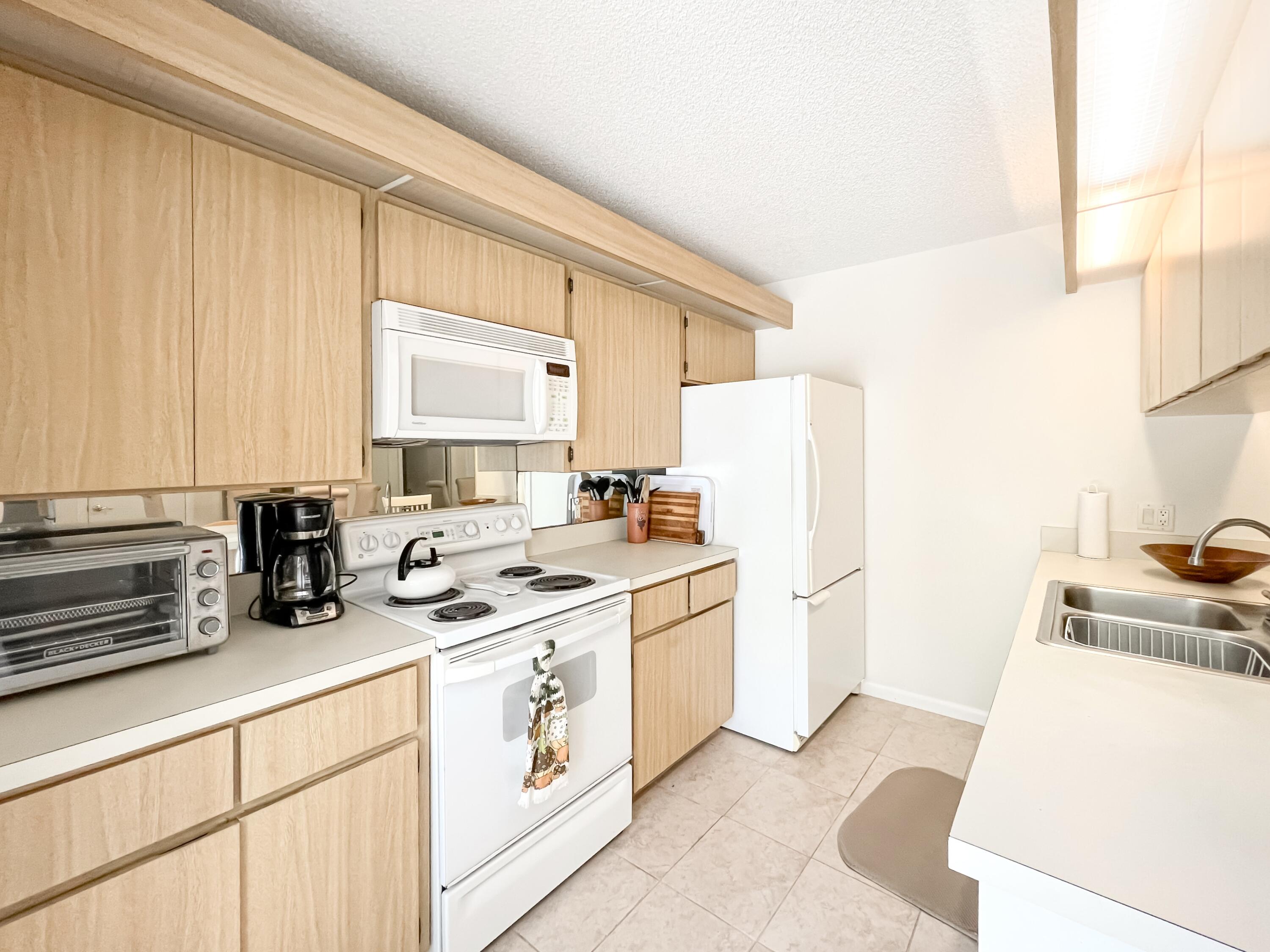 1950 19th Court Jupiter, FL 33477 - Photo 11 of 37 IMG_5899