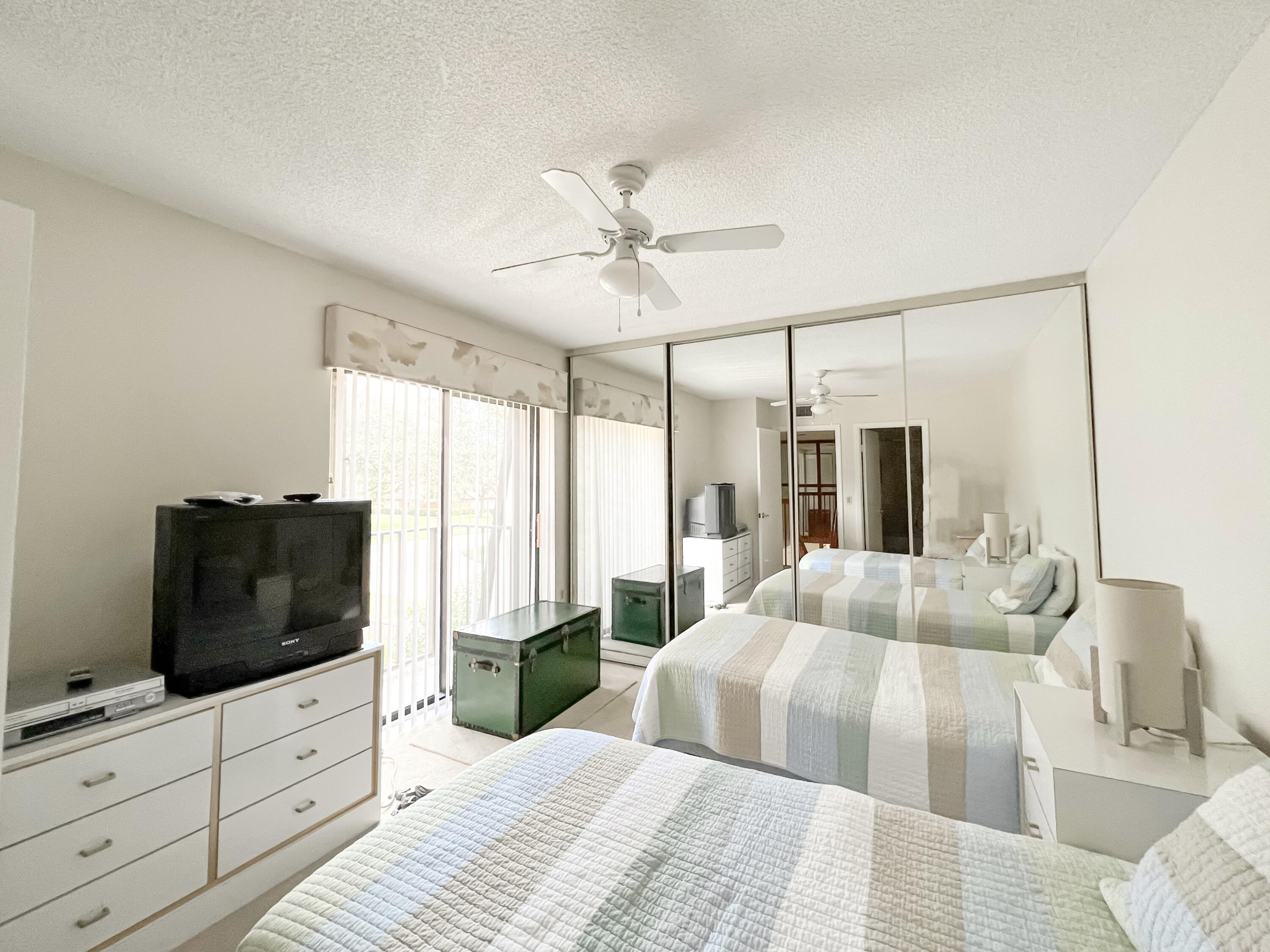 1950 19th Court Jupiter, FL 33477 - Photo 16 of 37 IMG_5906