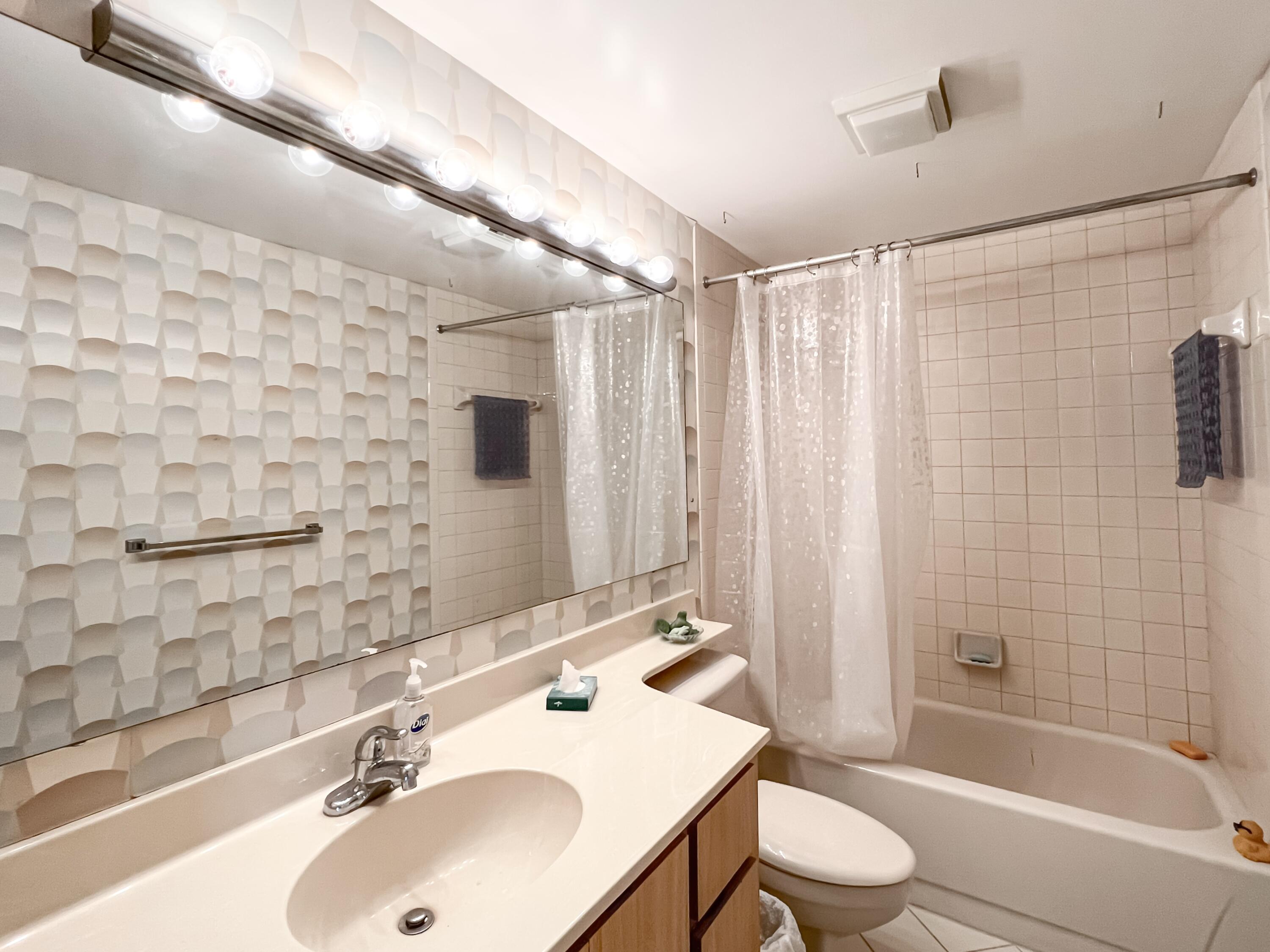 1950 19th Court Jupiter, FL 33477 - Photo 17 of 37 IMG_5907