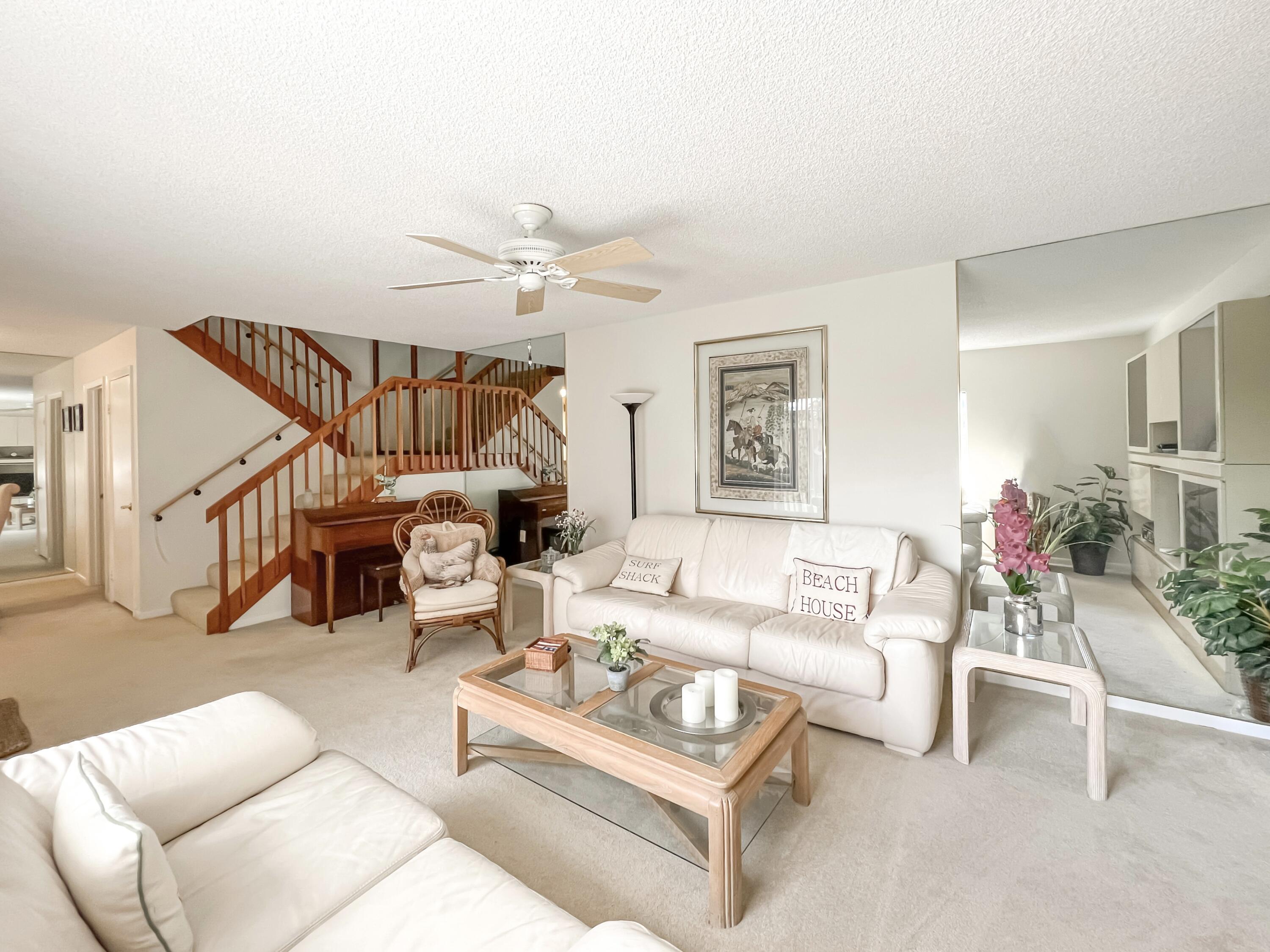 1950 19th Court Jupiter, FL 33477 - Photo 4 of 37 IMG_5884