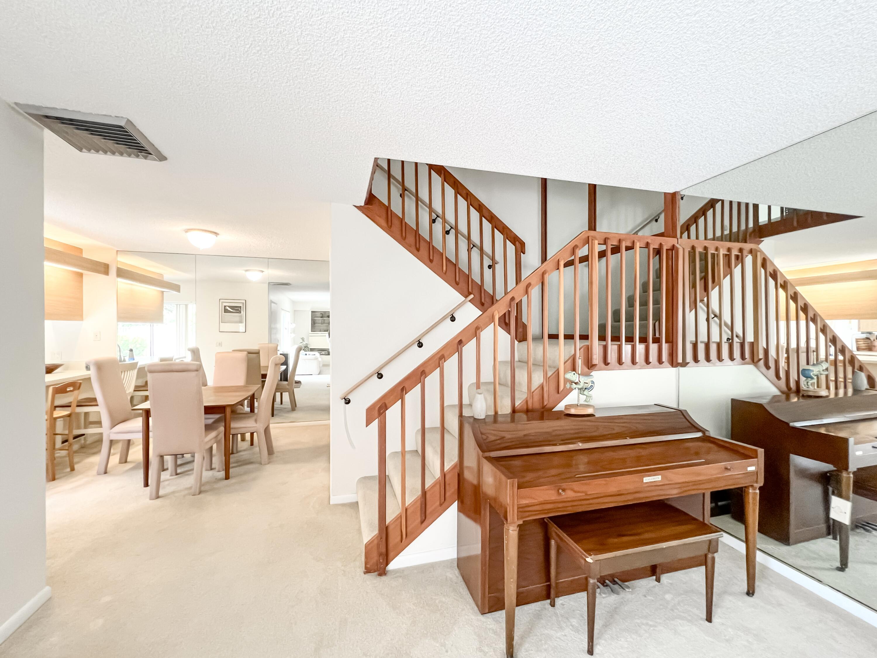 1950 19th Court Jupiter, FL 33477 - Photo 8 of 37 IMG_5895