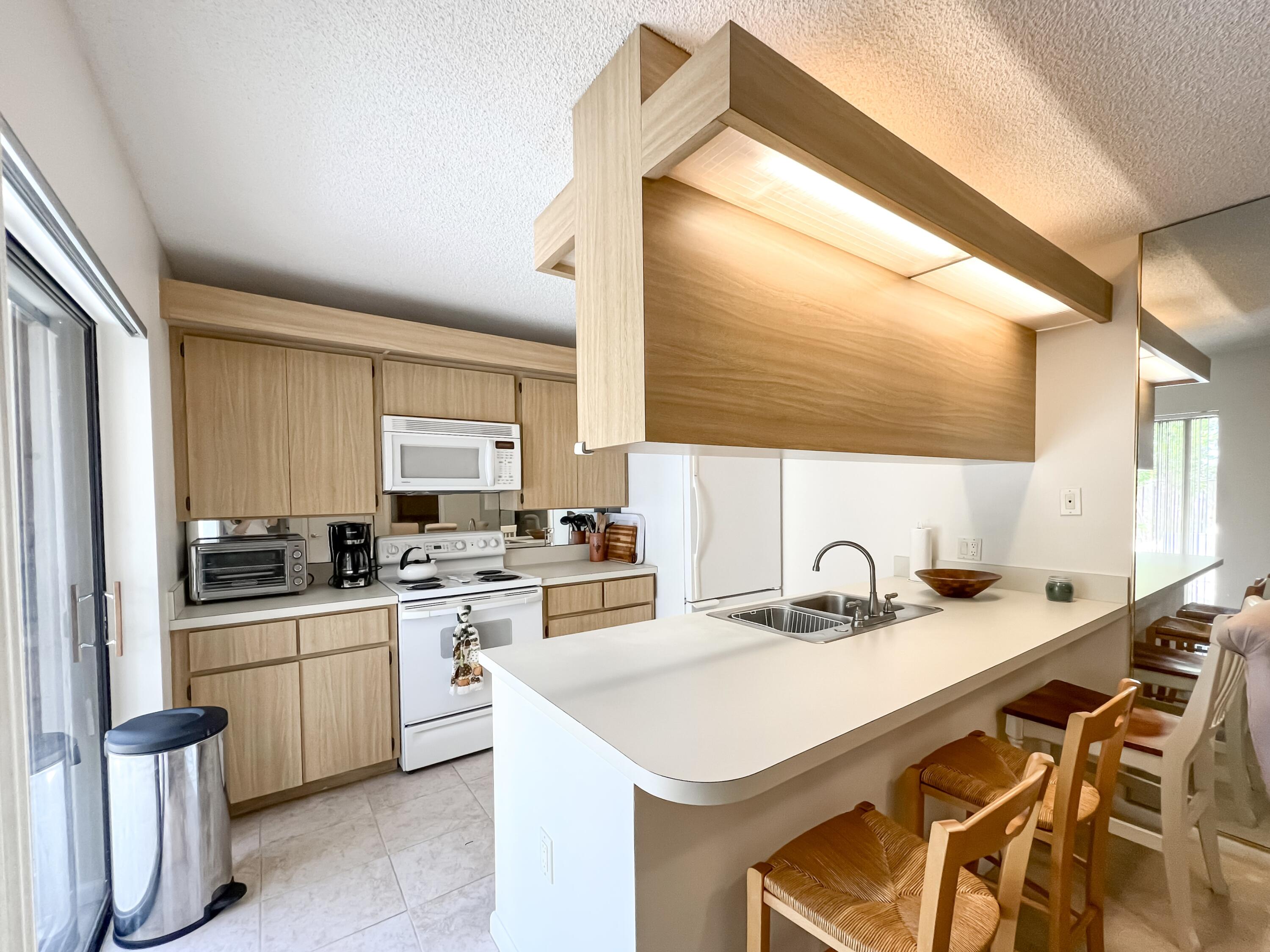 1950 19th Court Jupiter, FL 33477 - Photo 10 of 37 IMG_5898