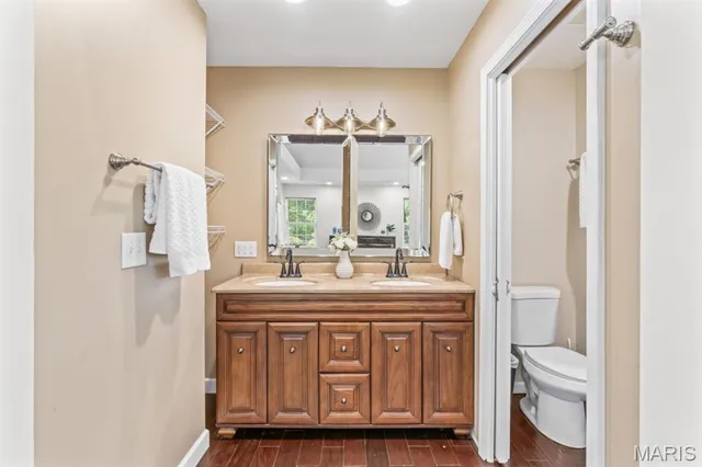 $740,000 | 8 Balcon Estates, Creve Coeur, MO 63141