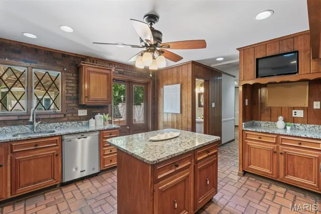 $740,000 | 8 Balcon Estates, Creve Coeur, MO 63141