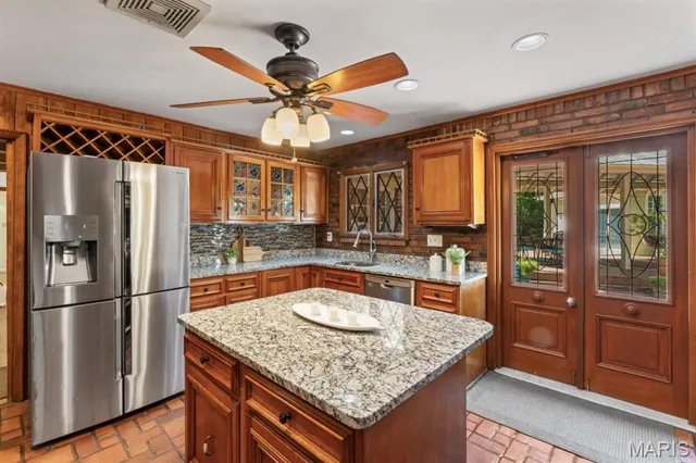 $740,000 | 8 Balcon Estates, Creve Coeur, MO 63141