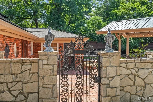 $740,000 | 8 Balcon Estates, Creve Coeur, MO 63141