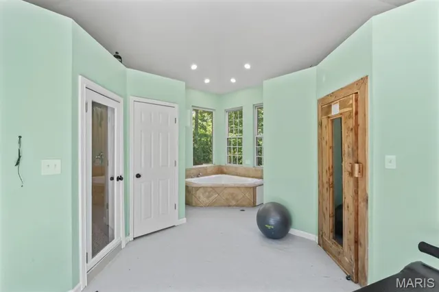 $740,000 | 8 Balcon Estates, Creve Coeur, MO 63141