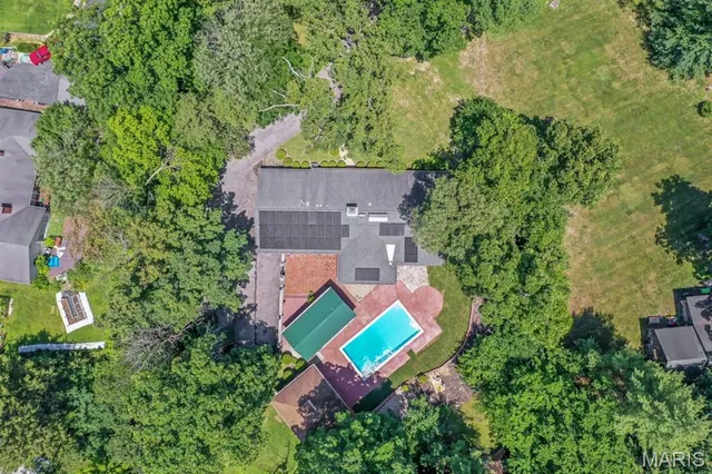 $740,000 | 8 Balcon Estates, Creve Coeur, MO 63141