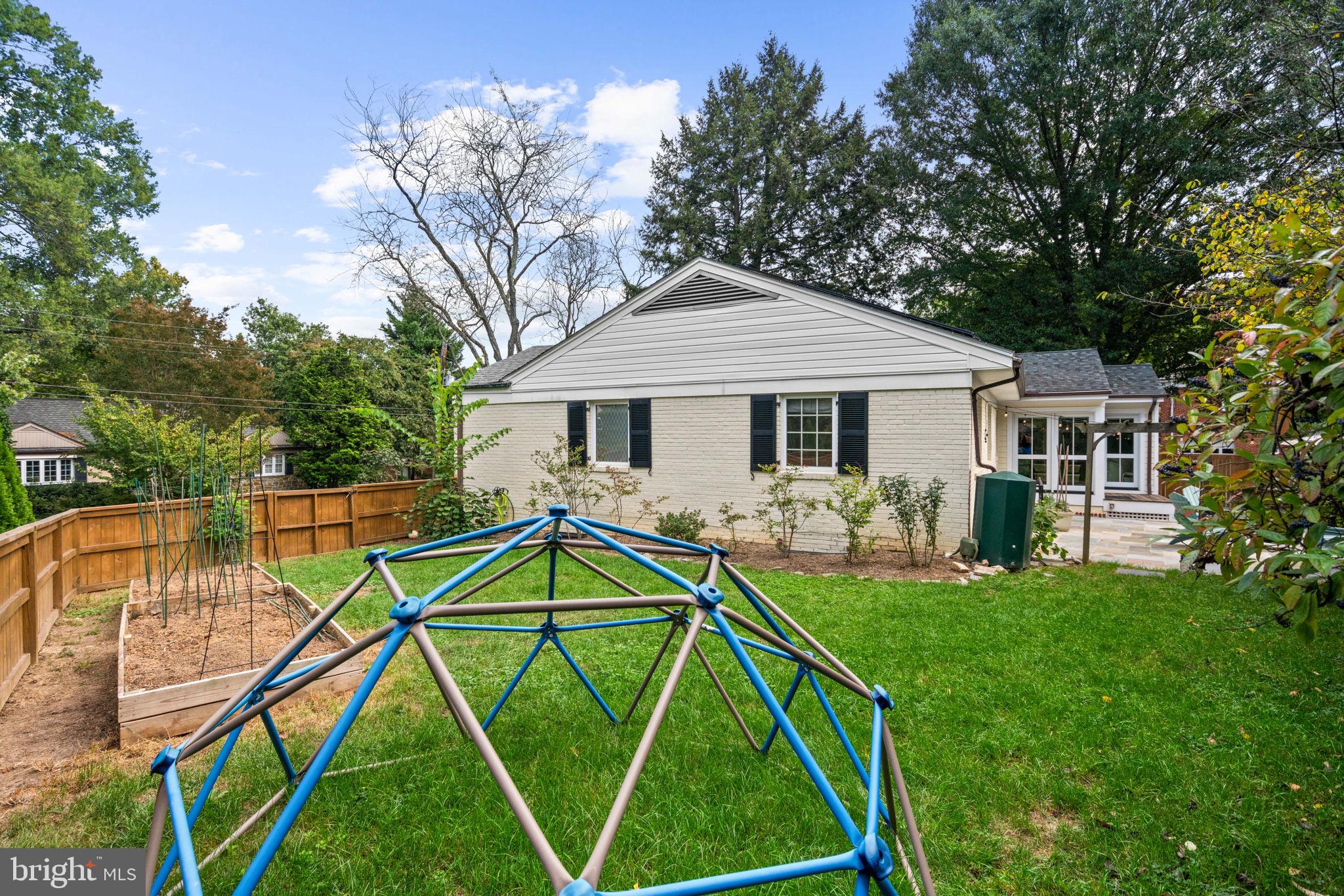 5191 Linnean Terrace Northwest Washington, DC 20008 - Photo 73 of 78