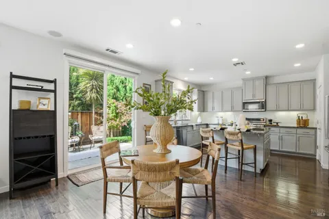 $1,025,000 | 4245 Wine Country Court, Napa, CA 94558