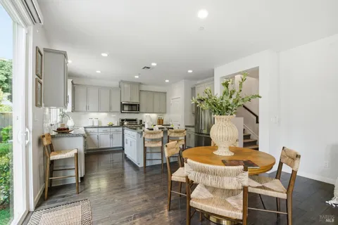 $1,025,000 | 4245 Wine Country Court, Napa, CA 94558